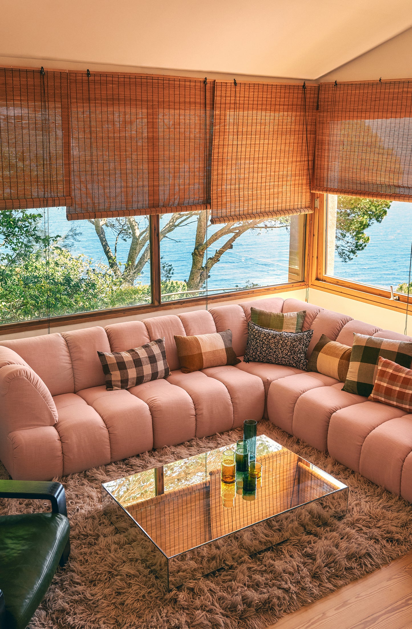 Coussin à carreaux brun