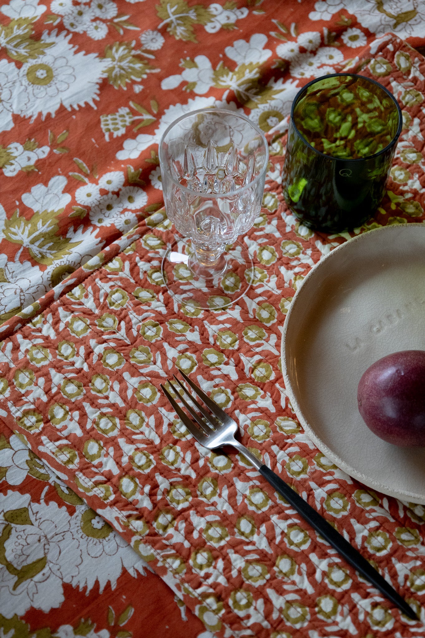 Nappe à fleurs rouille / plusieurs tailles