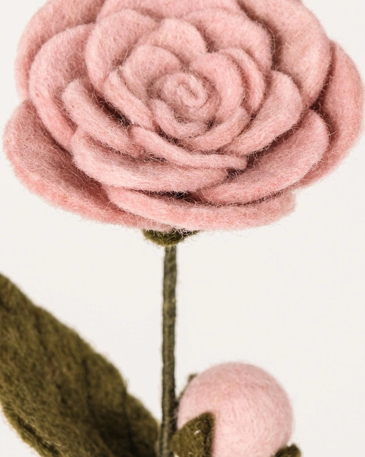 Camélia rose en laine