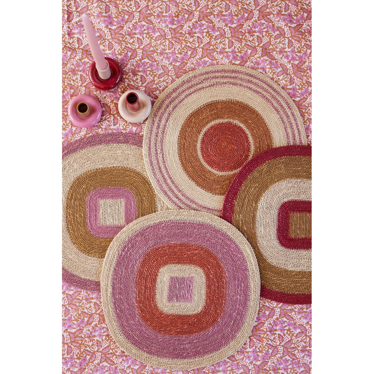 Nappe à fleurs mauve