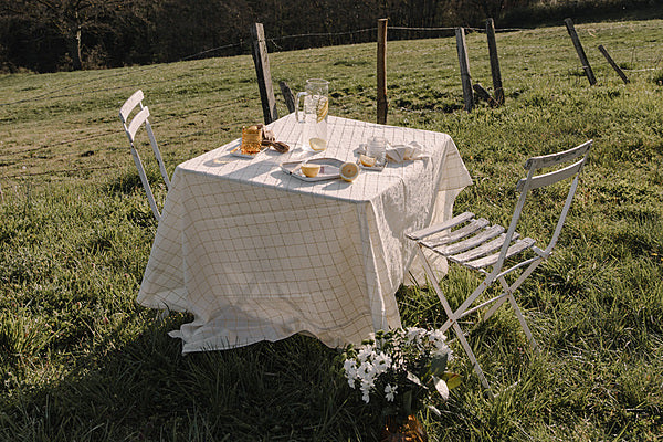Nappe blanc carreaux or