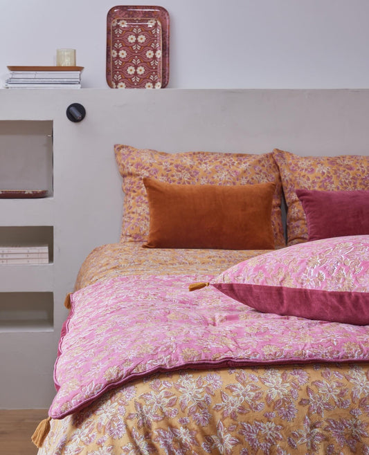 Edredon fleuri violine