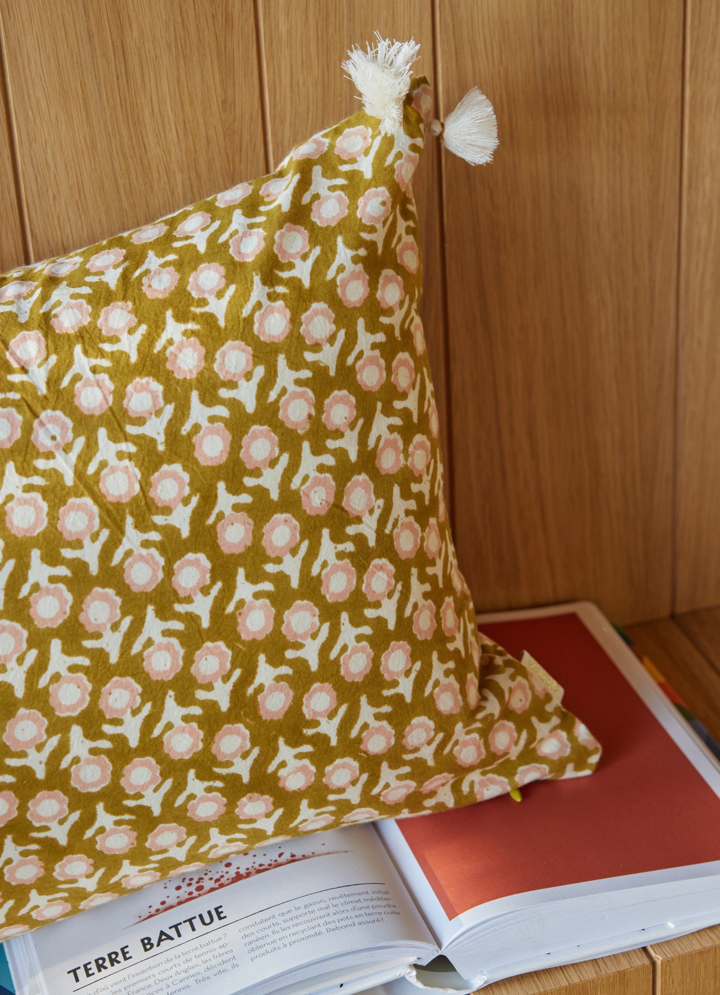 Coussin à motifs curry