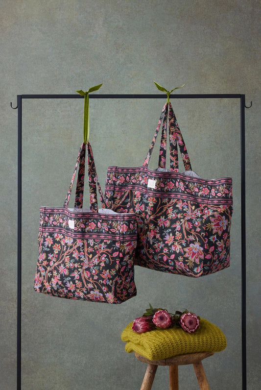 Cabas noir à fleurs