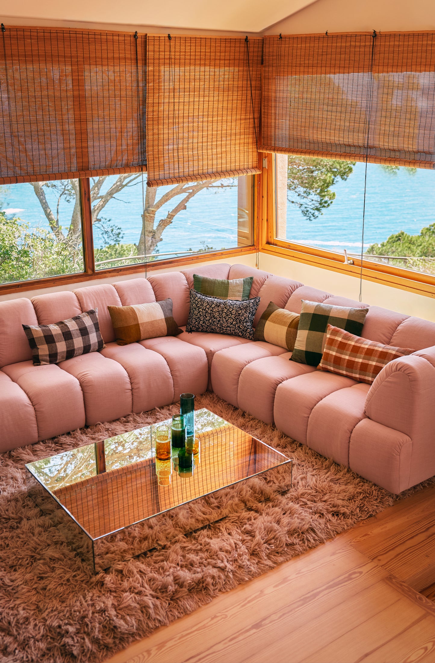 Coussin à carreaux brun