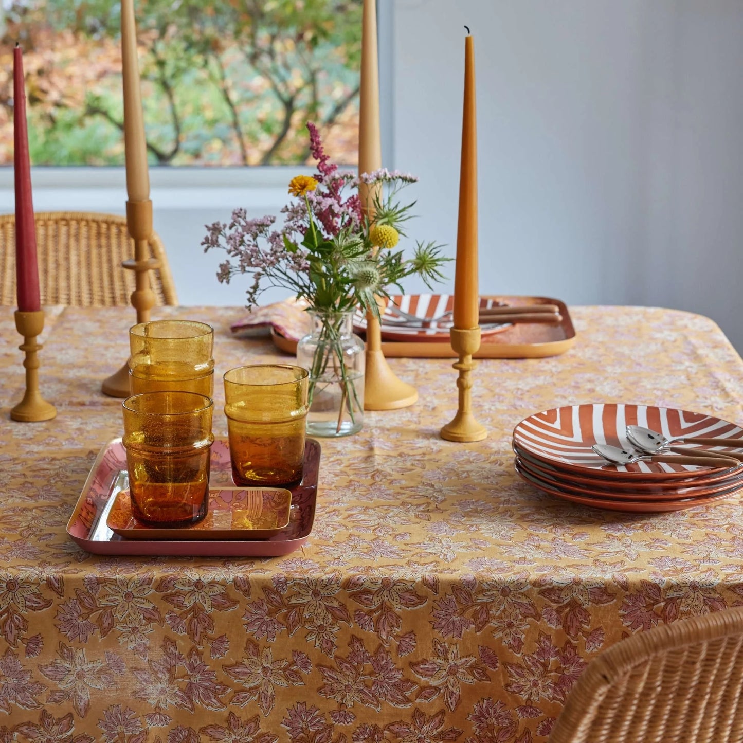 Nappe à fleurs safran