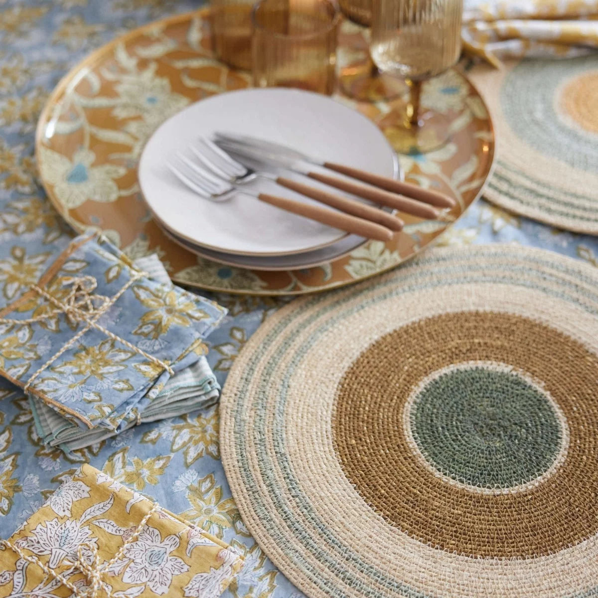 Nappe à fleurs bleu gris