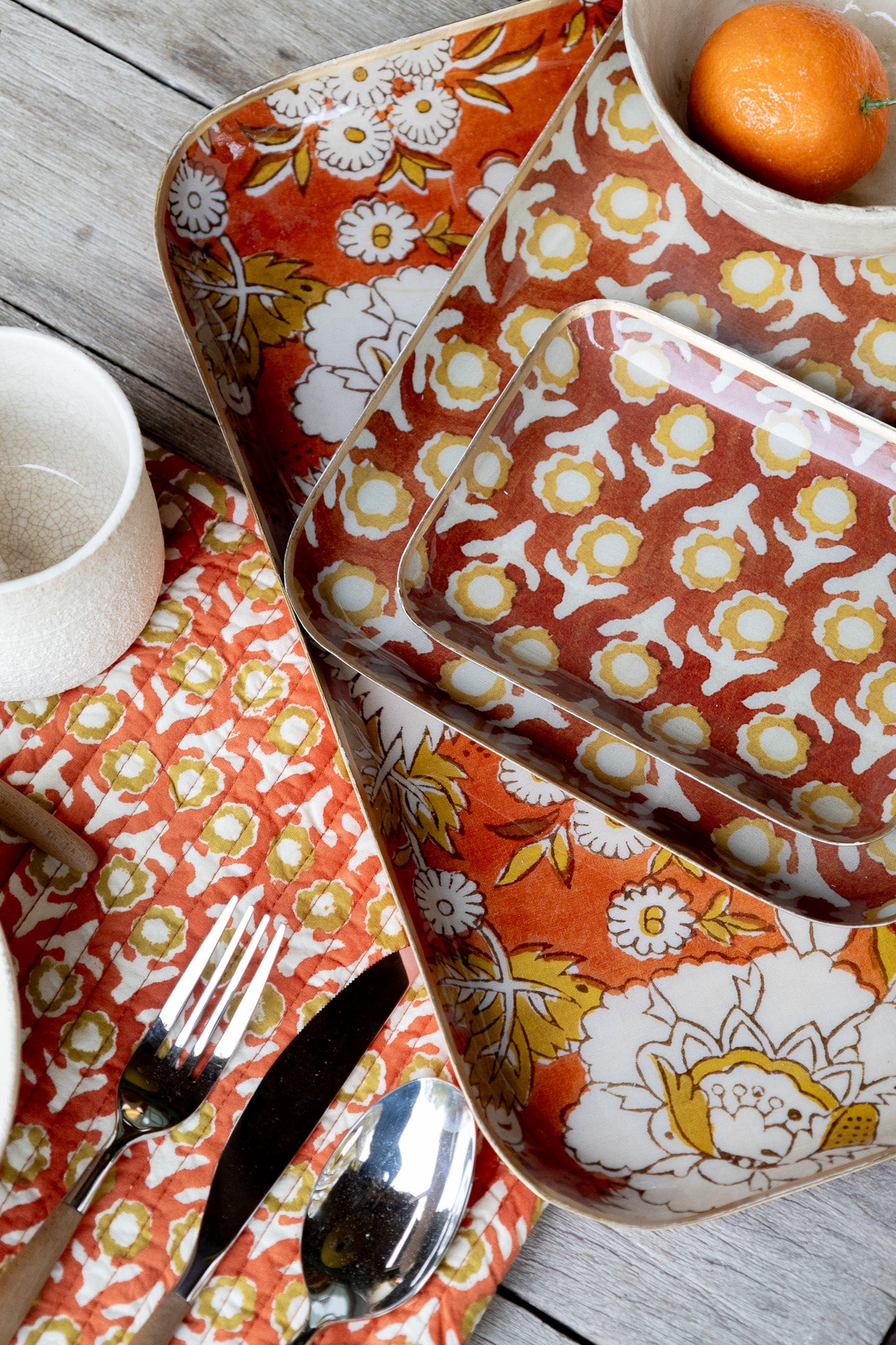 Plateau fleurs terracotta L