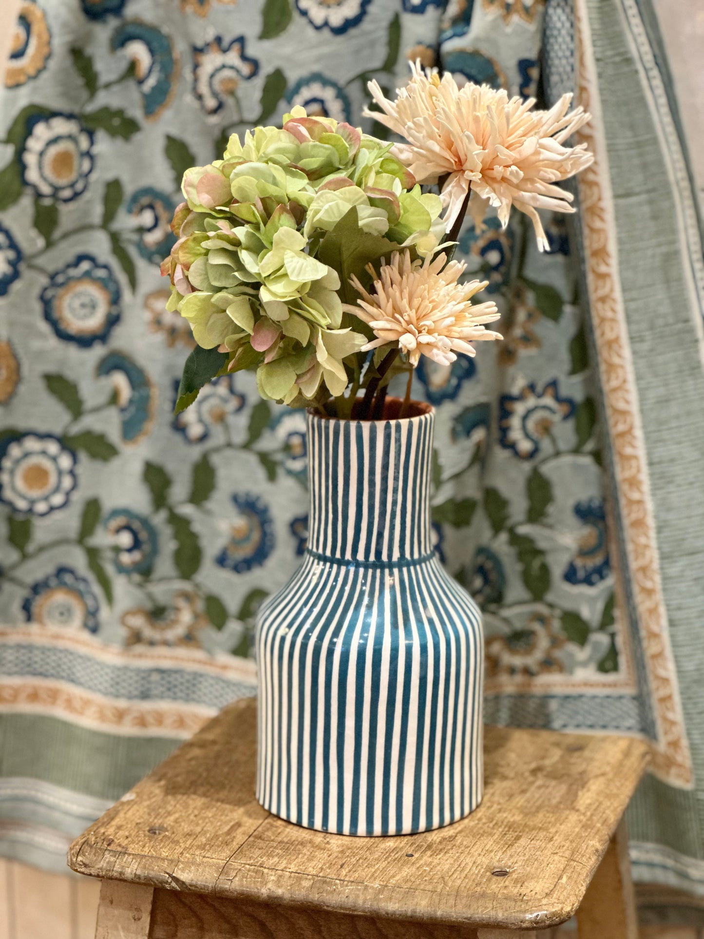 Vase carafe bleu L