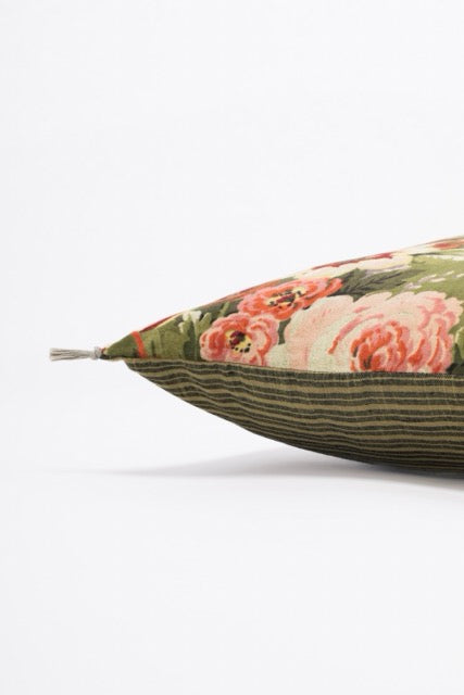 Coussin à fleurs velours avocat