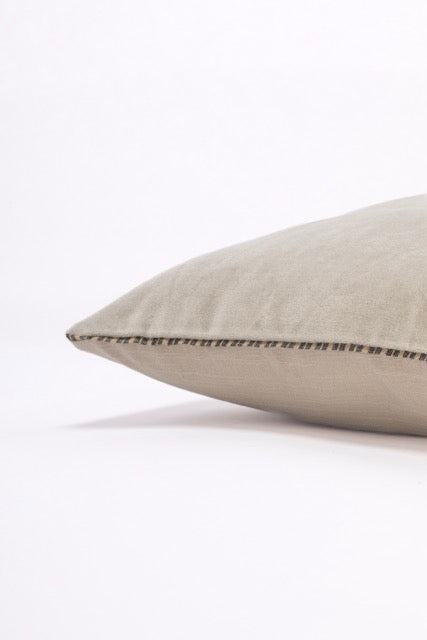 Coussin velours sable