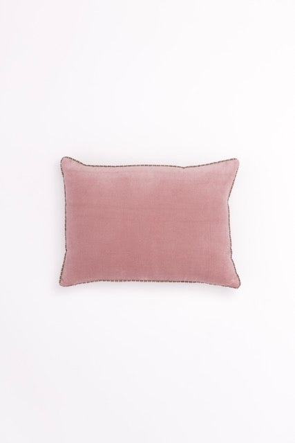 Coussin velours rose poudre