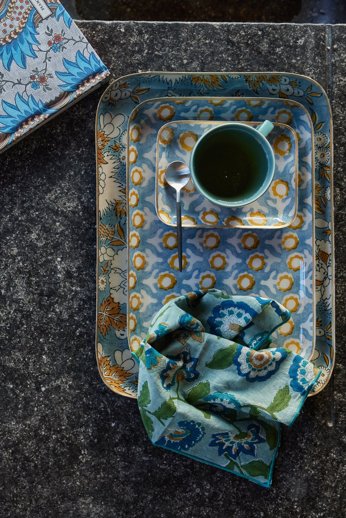 Plateau fleurs bleu L
