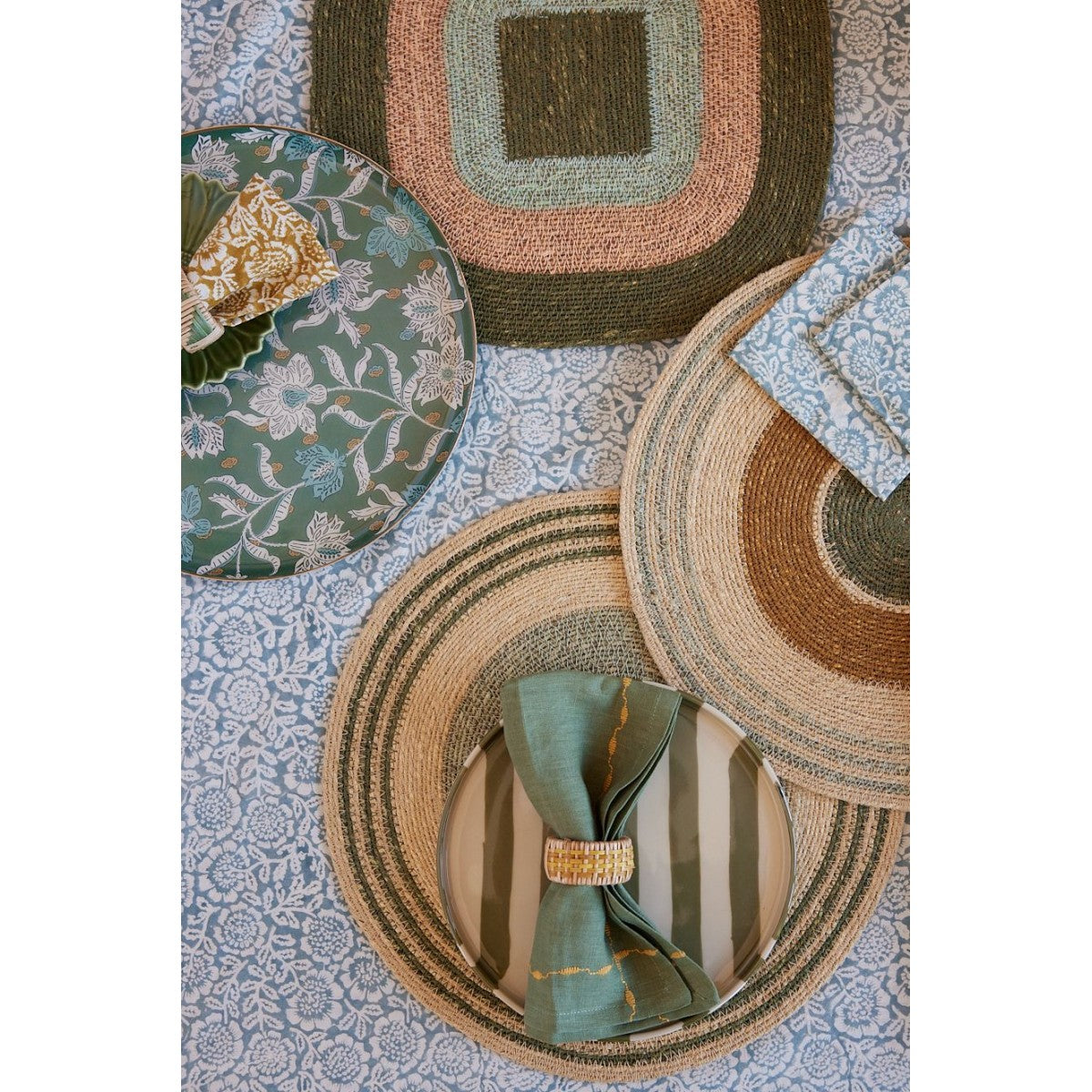 Nappe à fleurs bleu gris