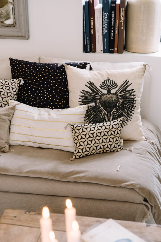 Coussin étoile blanc et noir 20 x 30 cm