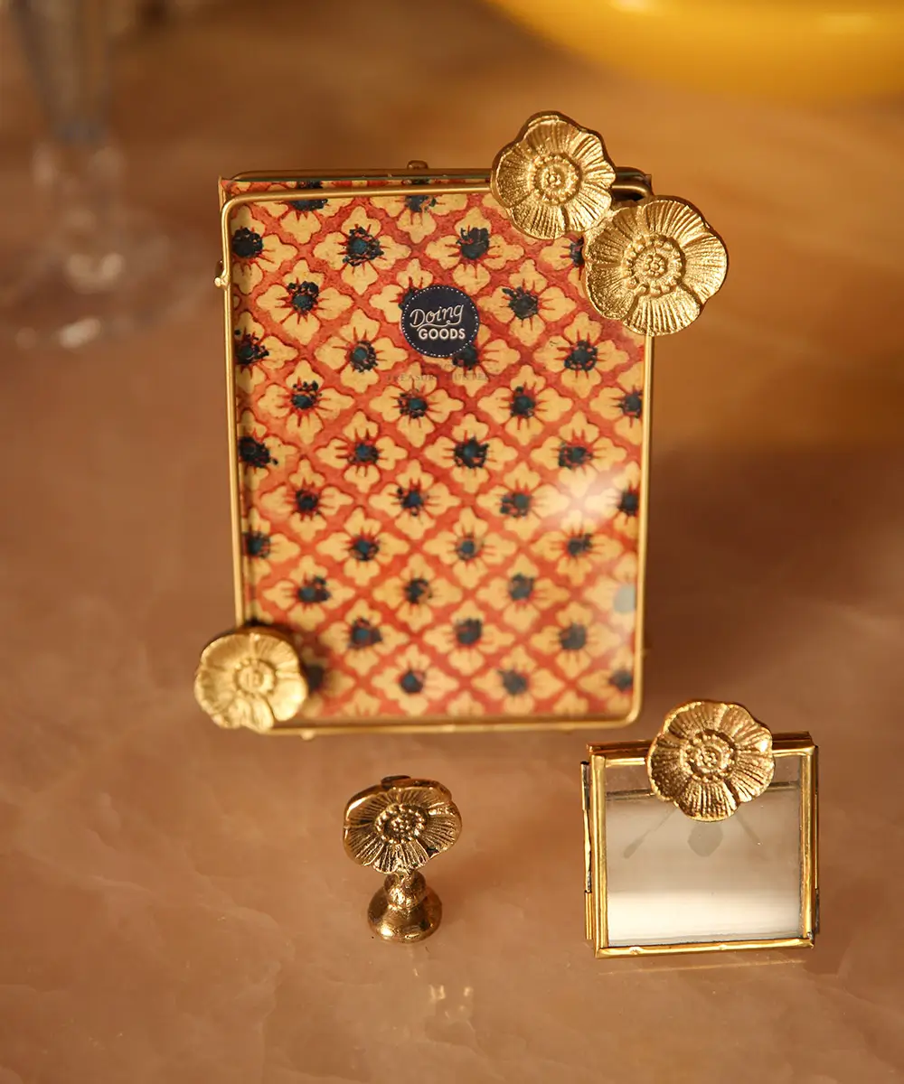 Cadre fleur or