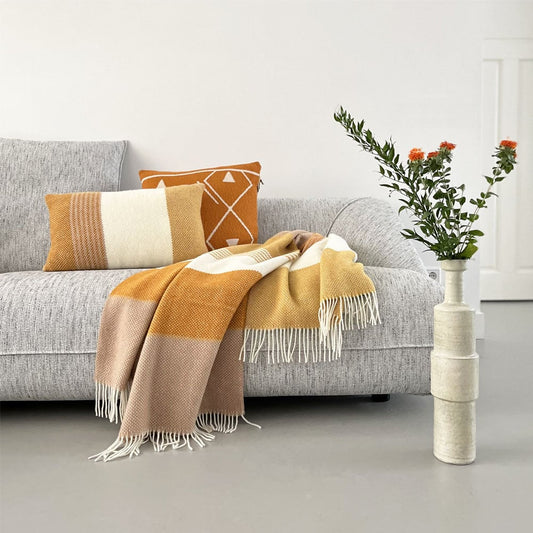 Plaid en laine ocre