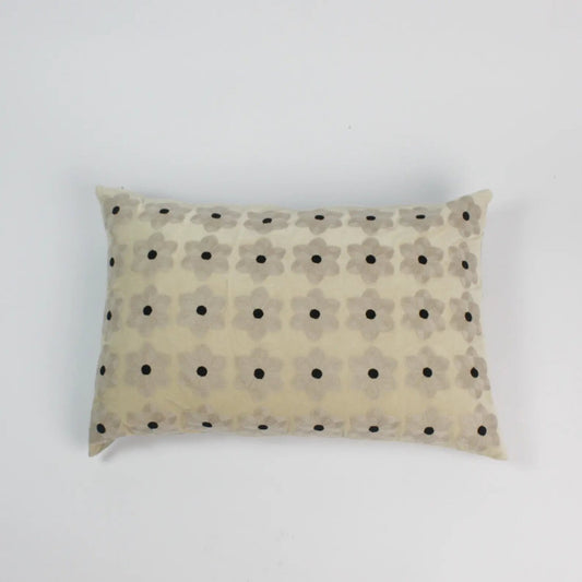 Coussin fleurs ivoire