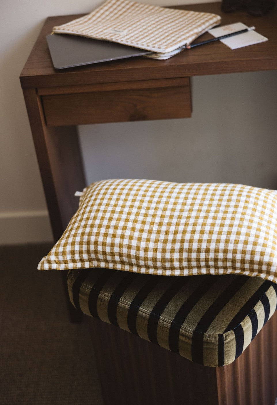 Coussin lin vichy curry