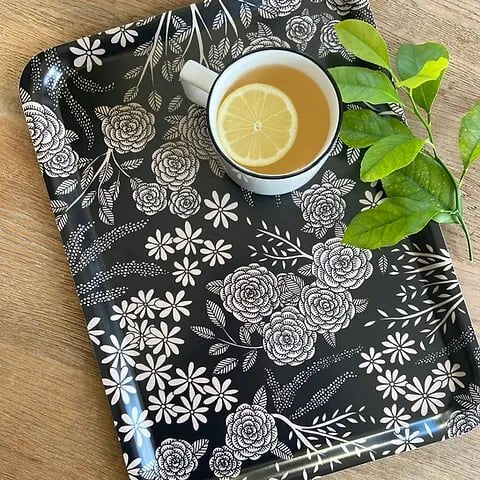 Plateau fleuri noir