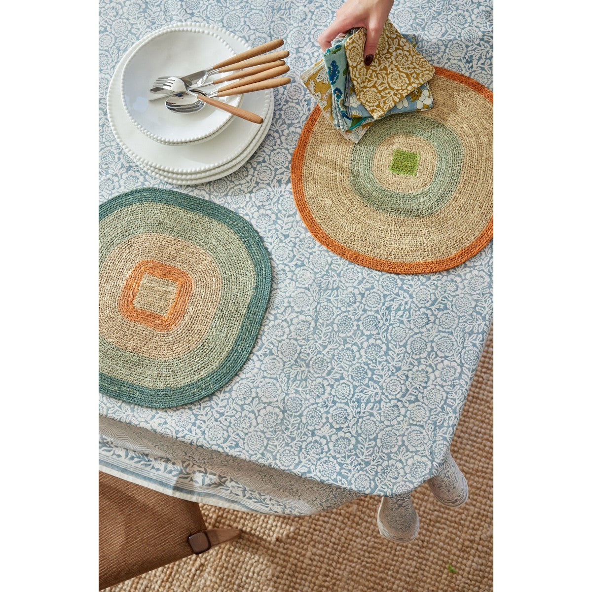 Nappe à fleurs bleu gris