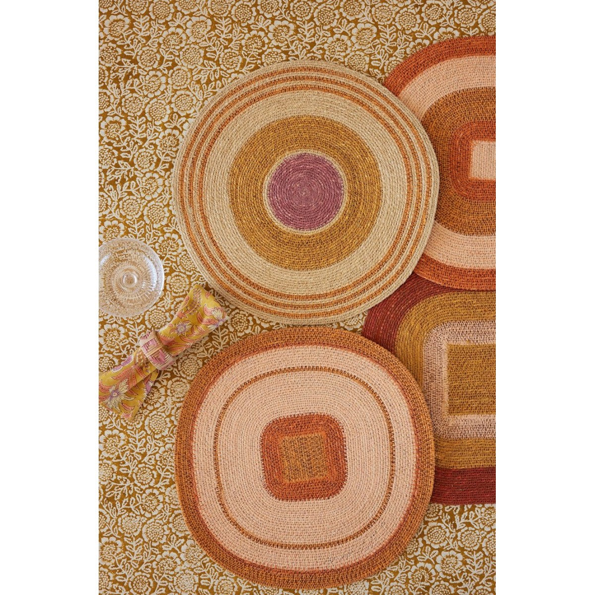 Nappe à fleurs bronze