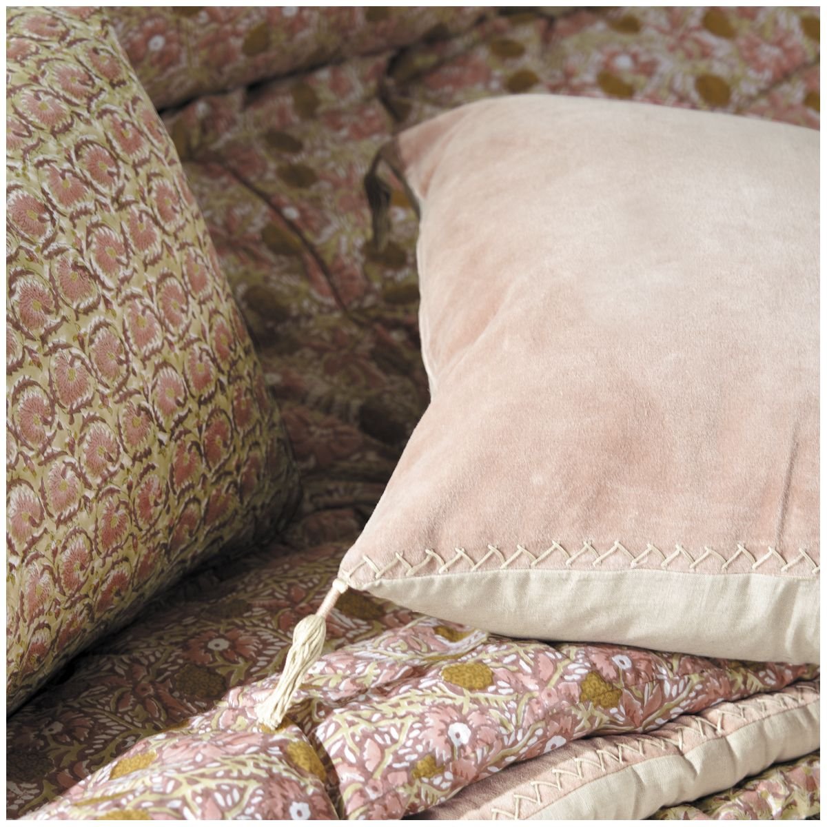 Coussin velours rose - plusieurs tailles