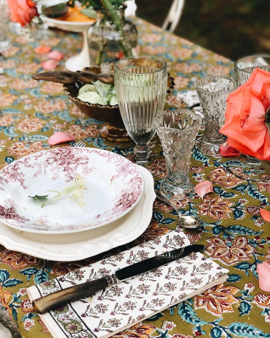 Nappe à motifs kaki