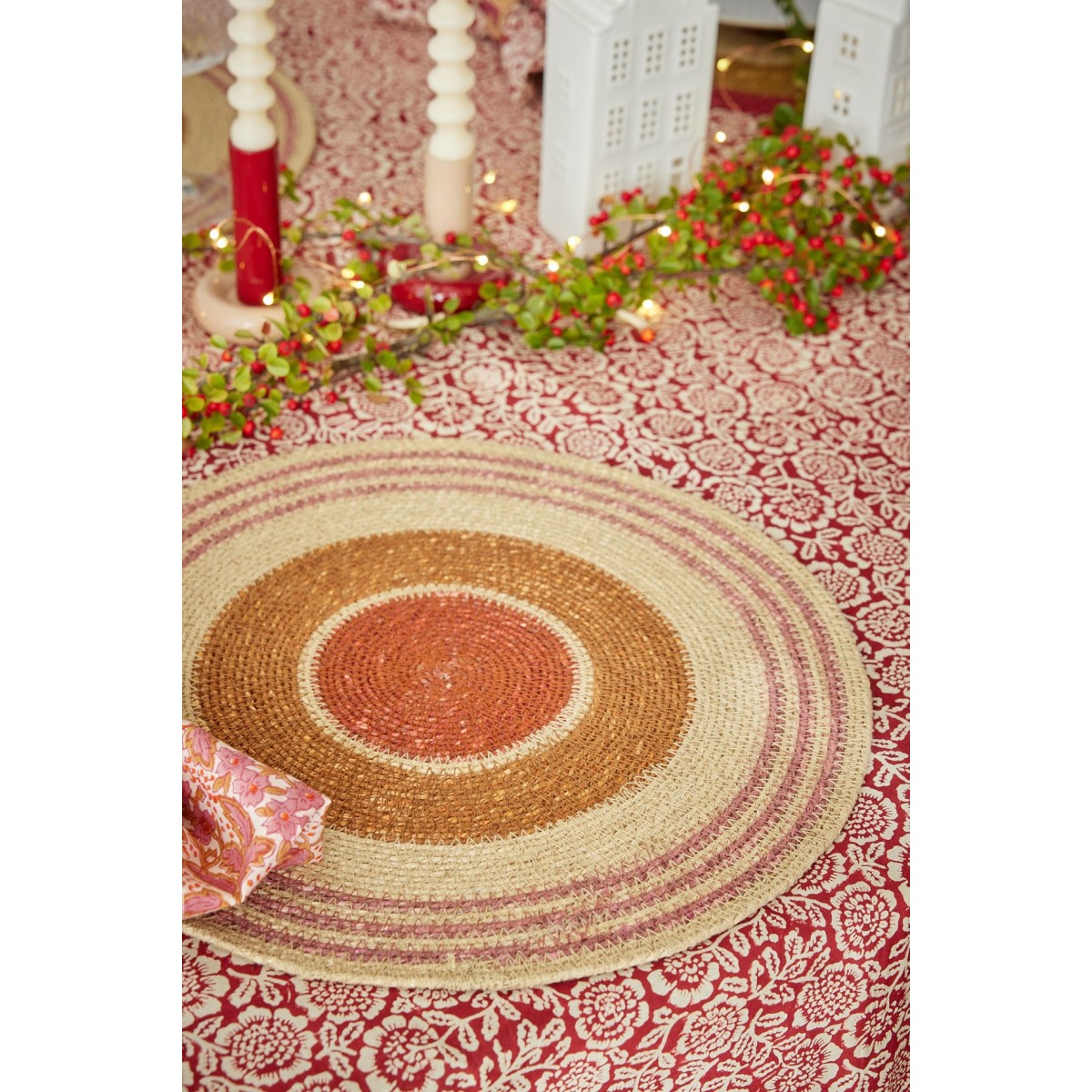 Nappe à fleurs grenat