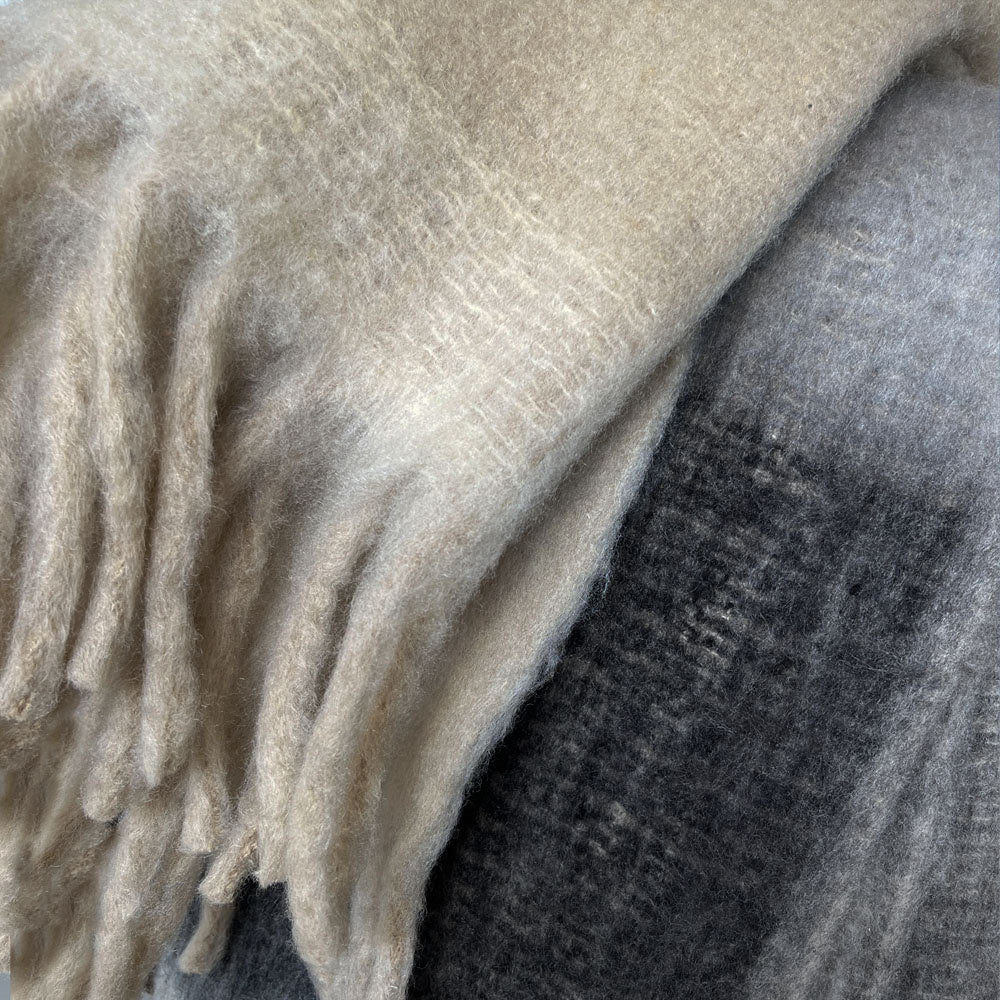 Plaid dégradé gris beige