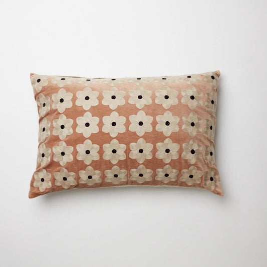Coussin fleurs rose nude