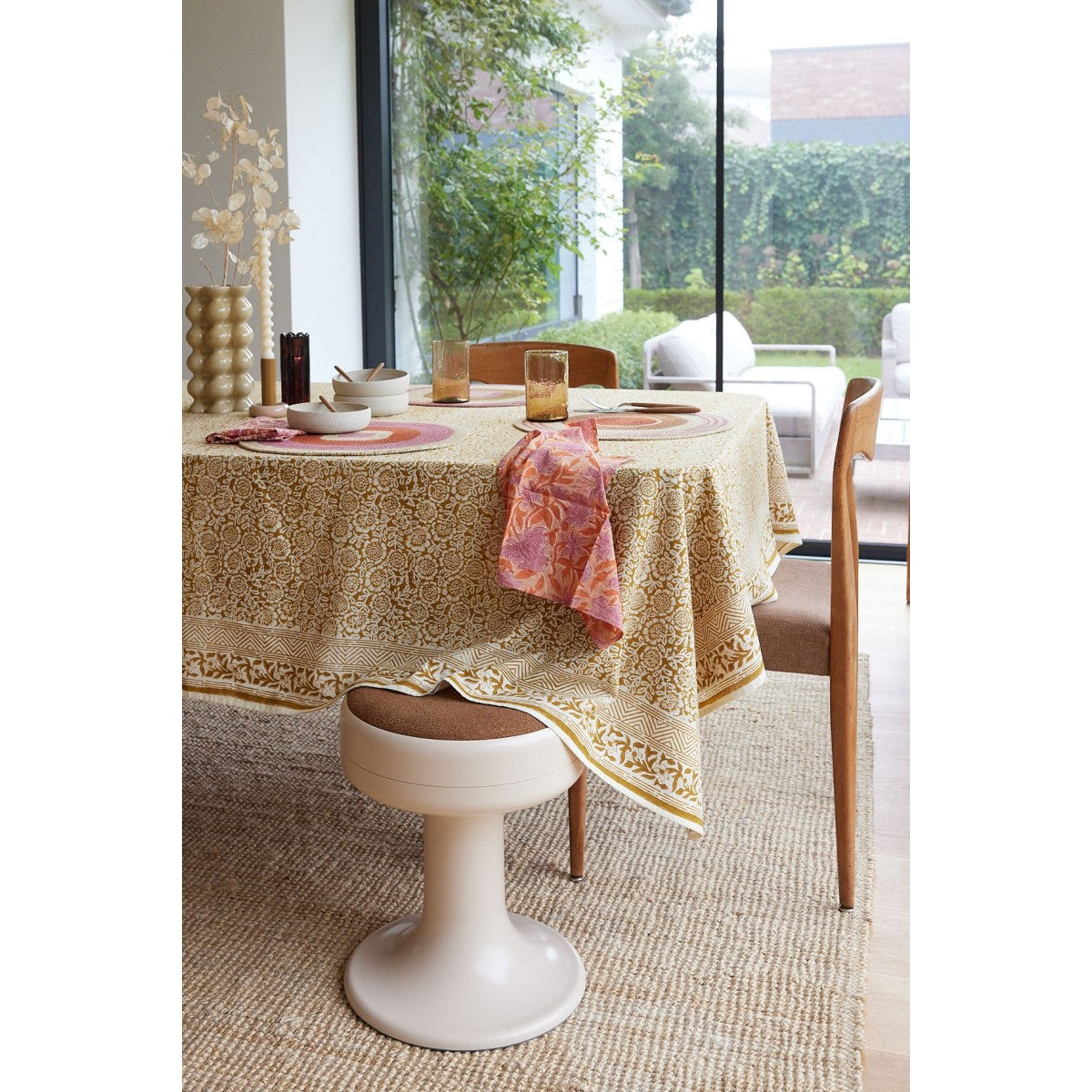 Nappe à fleurs bronze