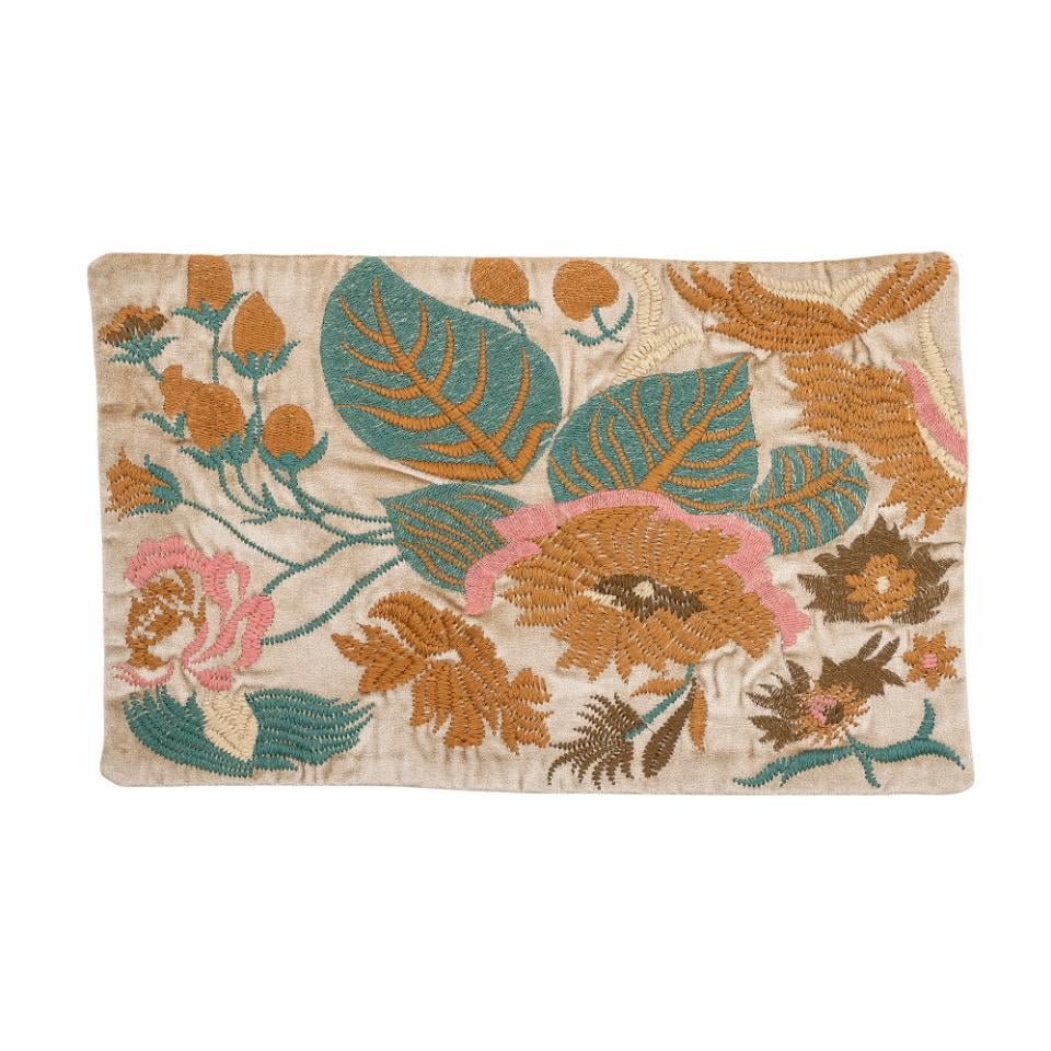 Coussin broderie rose