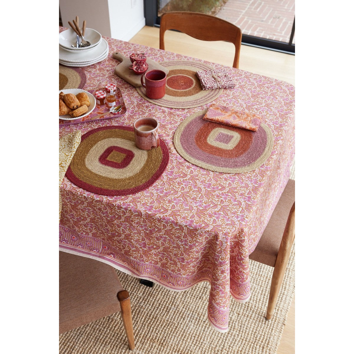 Nappe à fleurs mauve