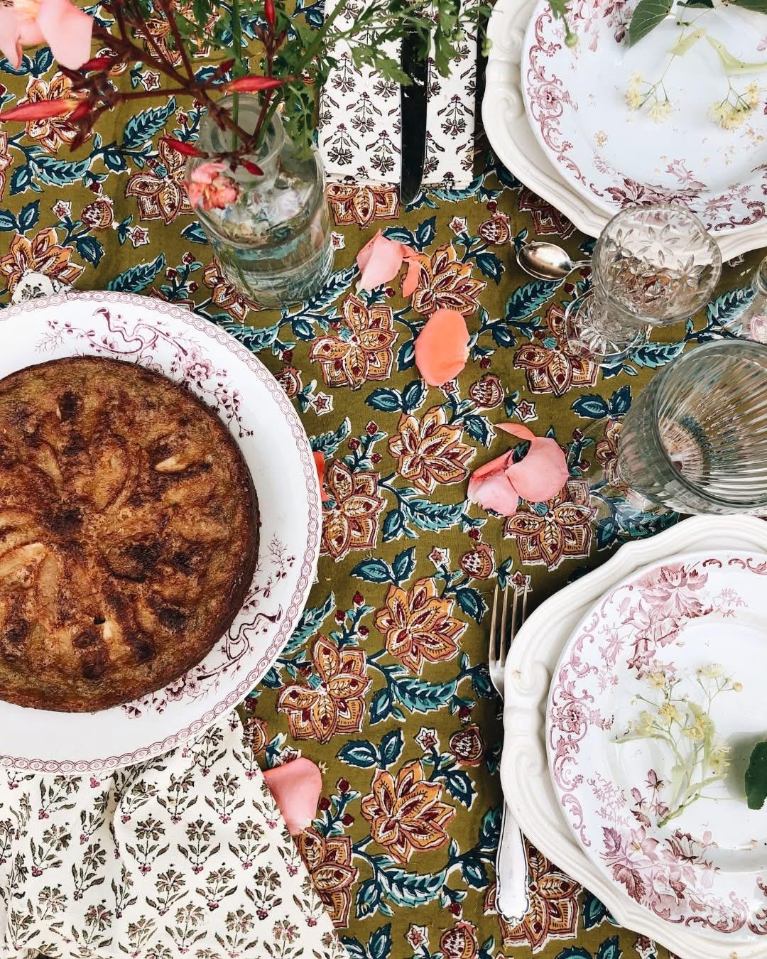 Nappe à motifs kaki