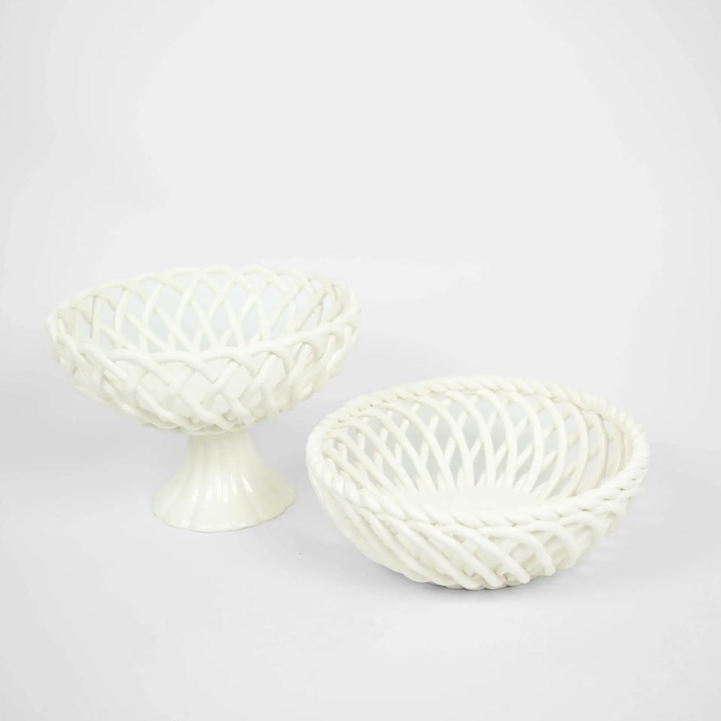 Coupe sur pied en porcelaine